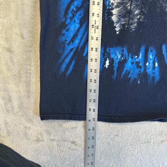 Vintage Wolf Howling At Moon Graphic T Shirt Blue Gildan Heavy Cotton Mens M - Picture 5 of 6